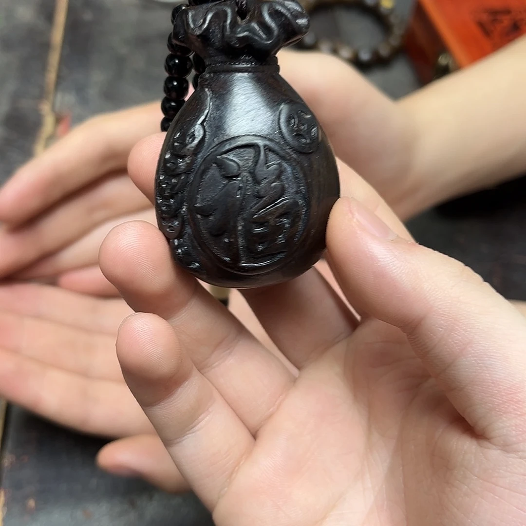 大叶紫檀（黑酸枝木类）