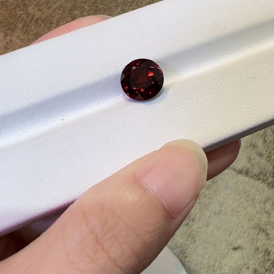 石榴石珠宝半成品未镶嵌4.13ct9mm