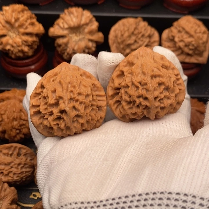 吊坠文玩核桃秦岭龙门涧42.5-43修尖