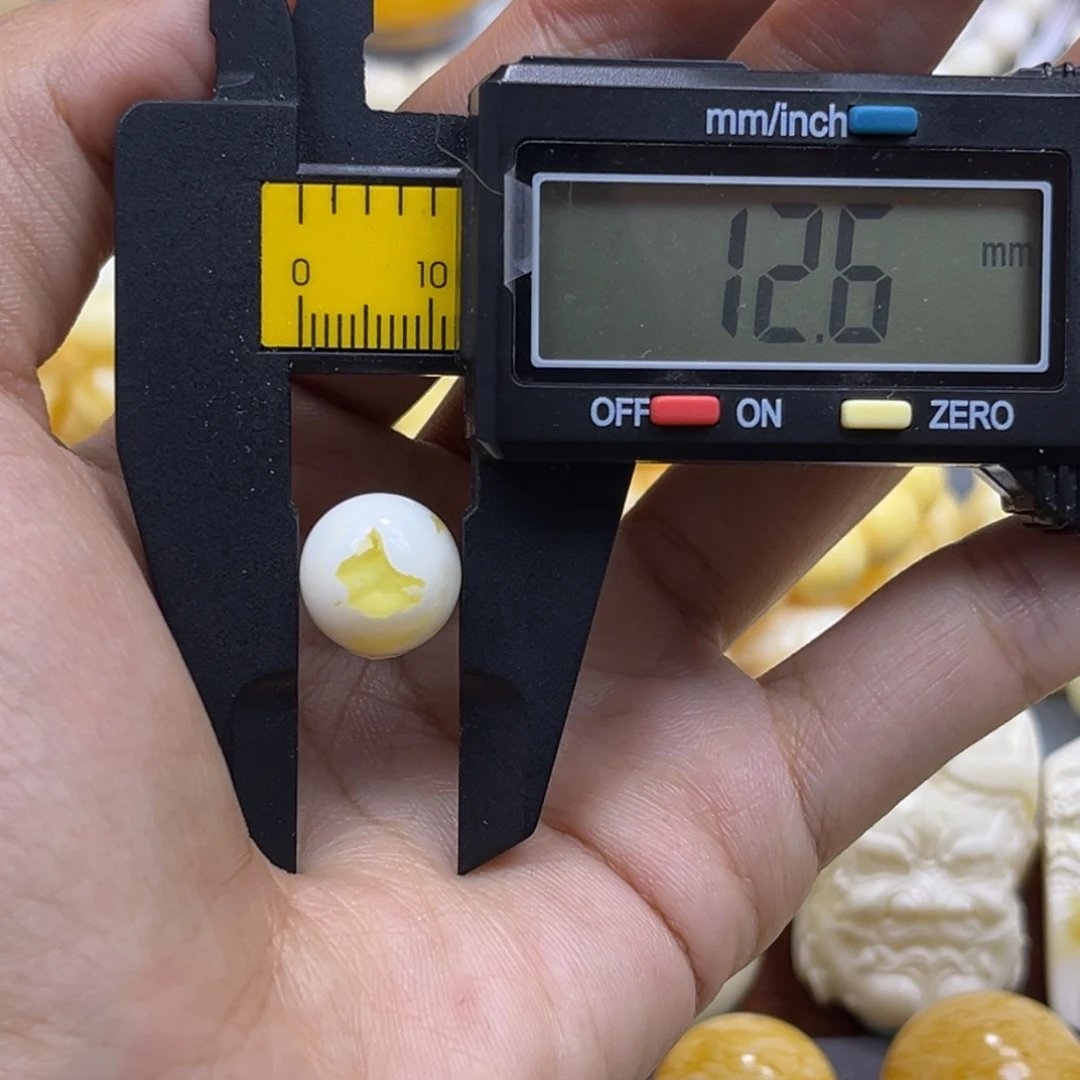 琥珀未镶嵌手串……