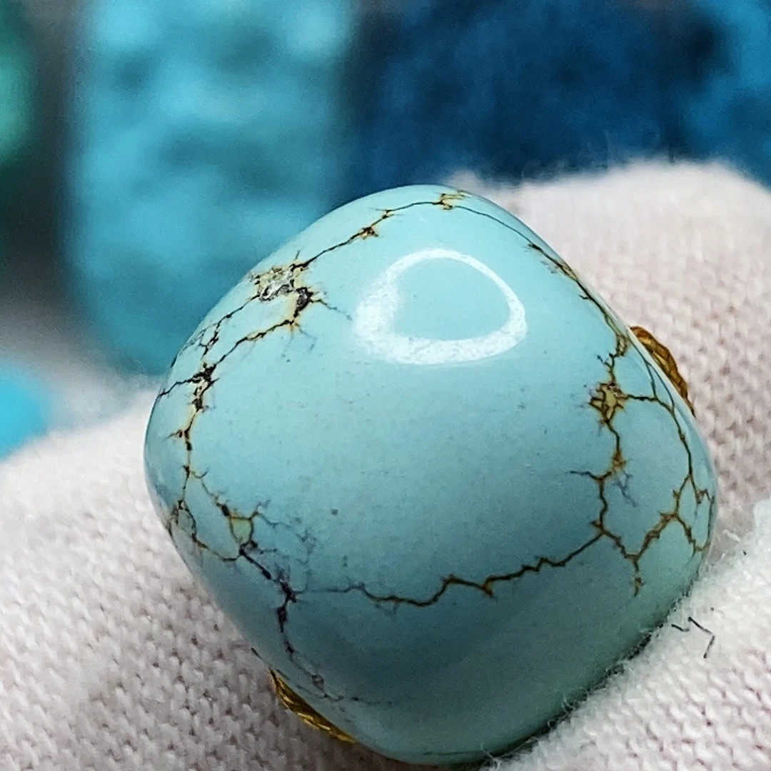 绿松石未镶嵌天然原矿 带武汉地大证书