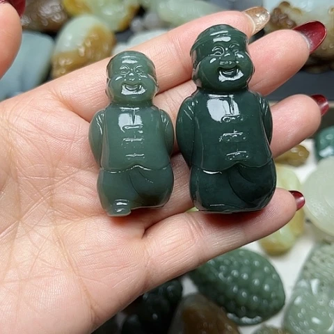 和田玉颈饰未镶嵌若**寒