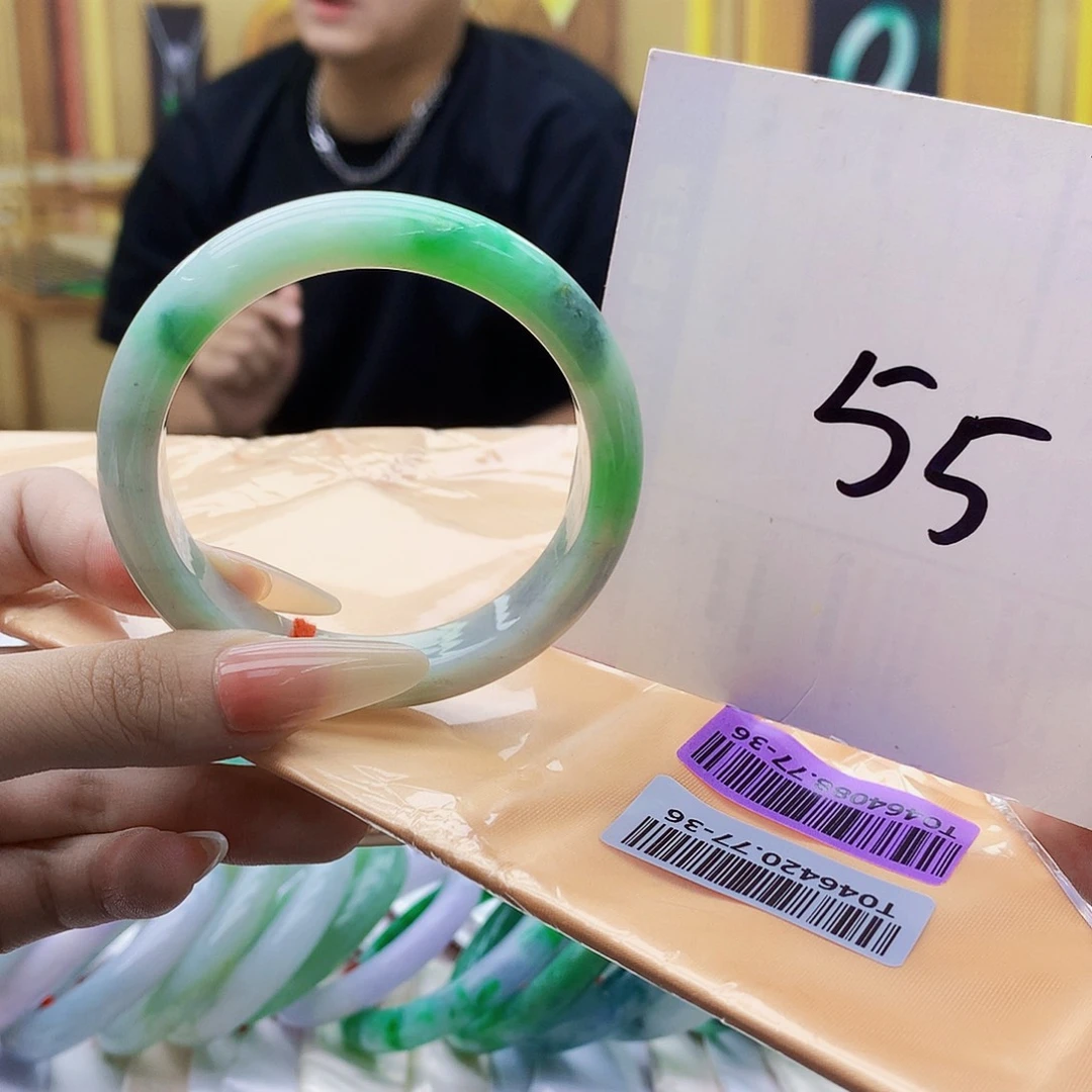 翡翠未镶嵌手镯bbb