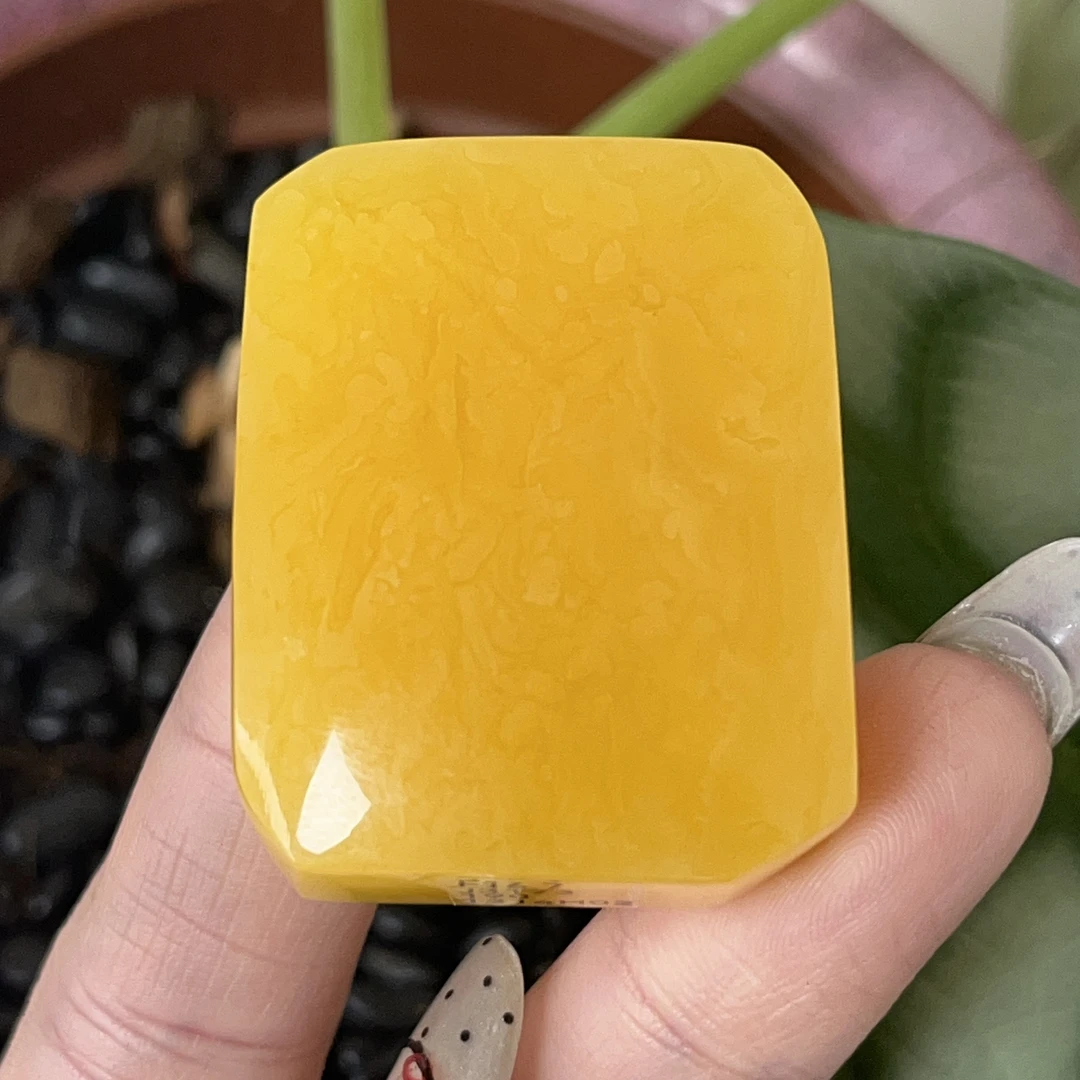 天然原矿无优化无烤色无补胶无煮蜜无辐照蜜蜡无事牌吊坠（1214）