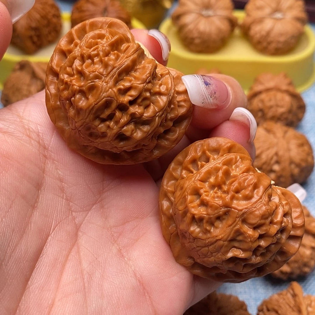 低***欢把件文玩核桃毕业桃心宫灯44全品