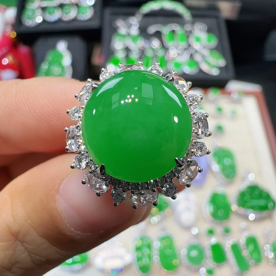 翡翠吊坠(不含链)18K金镶嵌