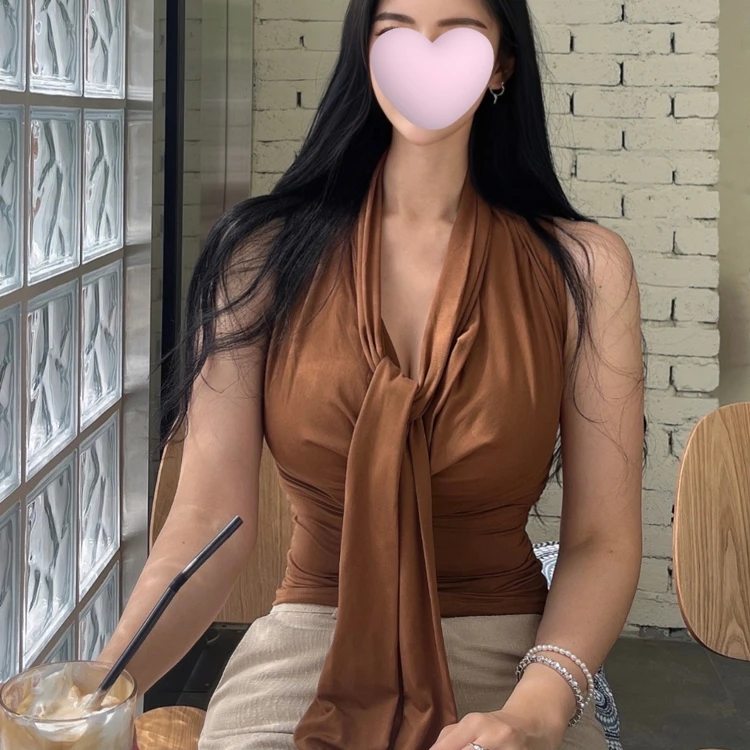 显身材气质显胸大低V领无袖T恤女夏季纯欲性感女人味交叉短款上衣