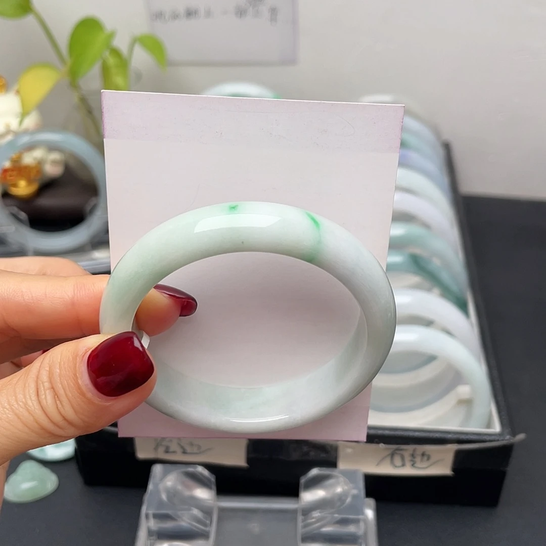 翡翠手镯未镶嵌52正圈