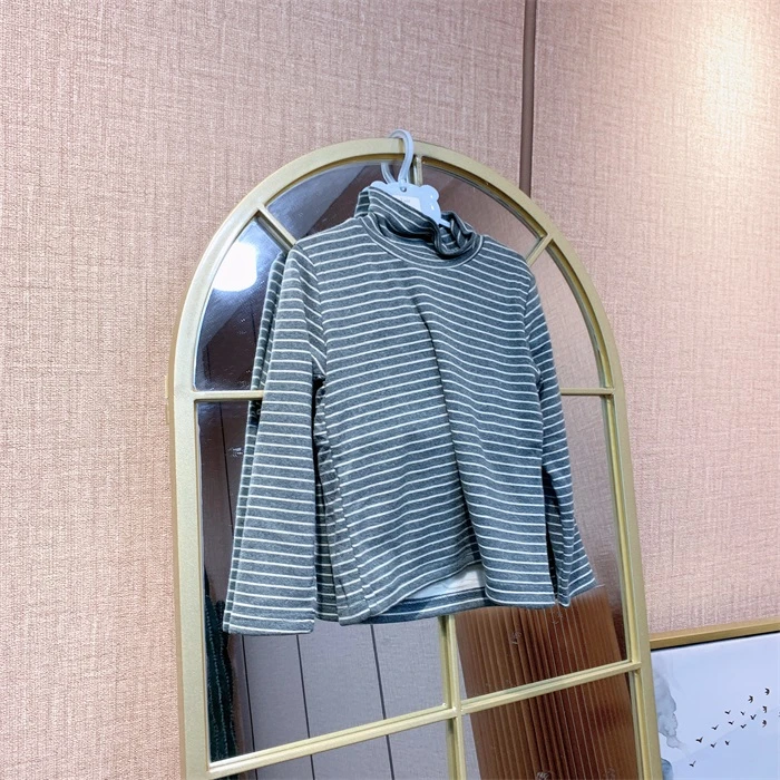 Y430   宝宝灰色条纹打底衣