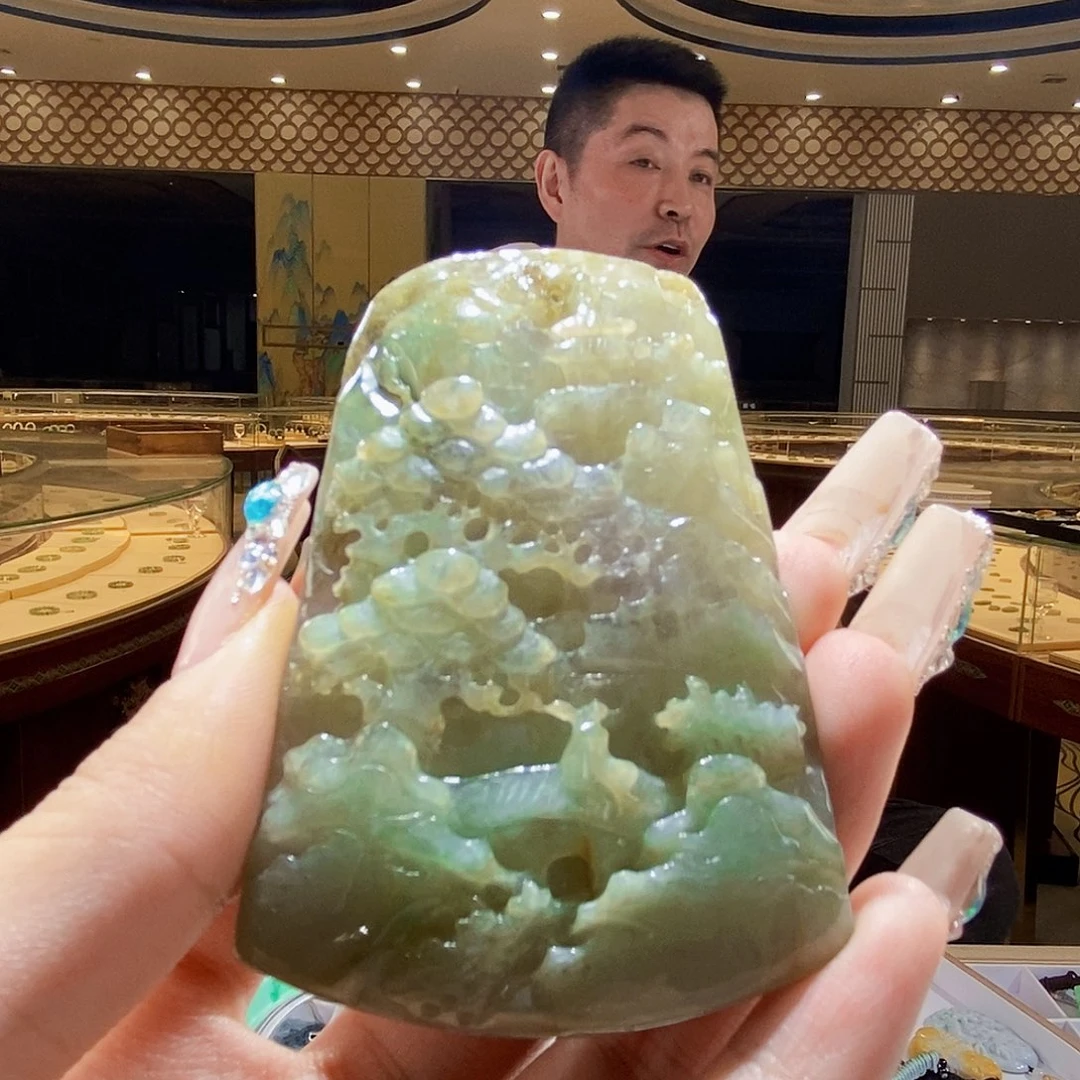 翡翠颈饰未镶嵌翡翠