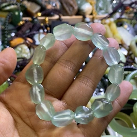 未镶嵌岫玉手链一个