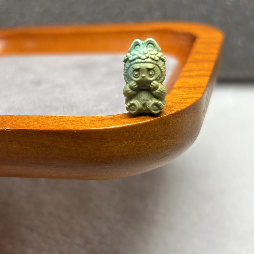 原矿绿松石高瓷精雕可爱拉布布