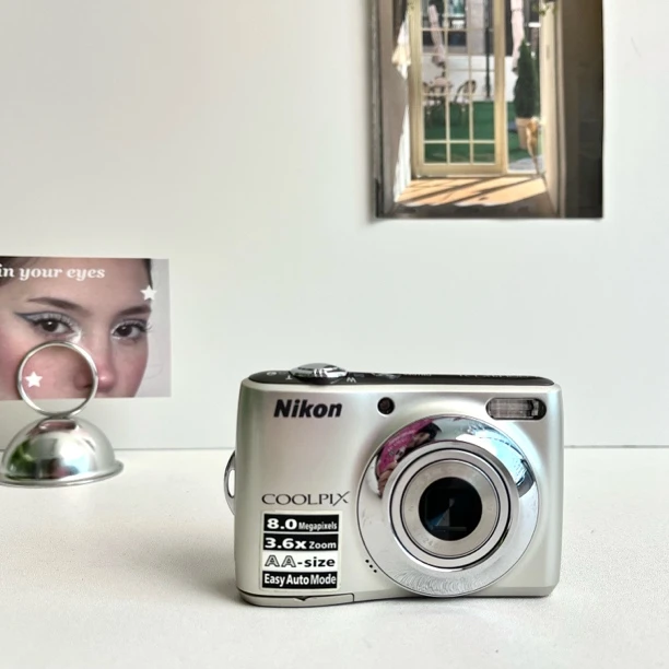 9新 Nikon/尼康 L21银色 五号电池自备 800万像素3倍变焦柔焦冷白