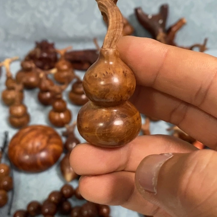 木婷**儿麻梨疙瘩手工雕刻葫芦