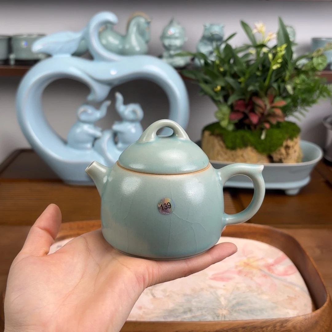 编号139仿古釉秦权壶微瑕