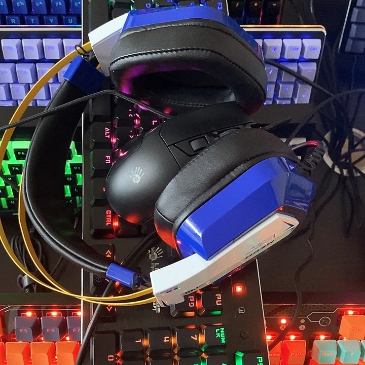 8新乌****群网吧同款游戏键盘鼠标耳机