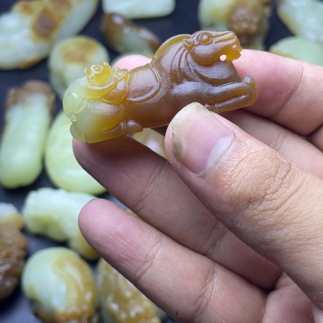和田玉（糖玉）未镶嵌颈饰
