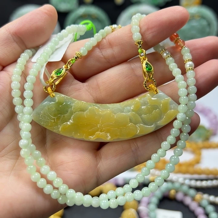 颈饰未镶嵌翡翠吊坠