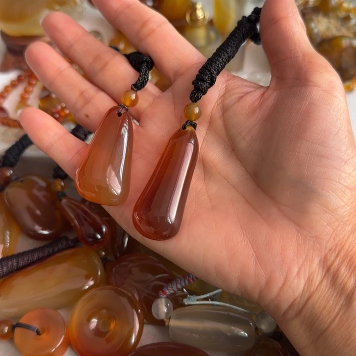 向***葵玛瑙/玉髓未镶嵌颈饰