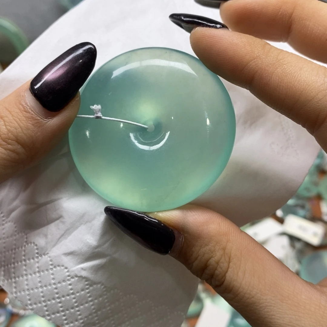 k***K蛇纹石玉未镶嵌颈饰