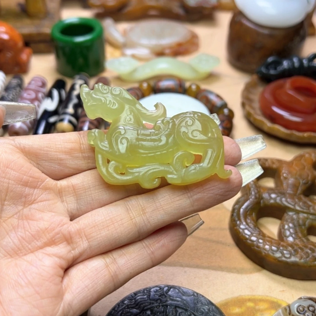 【闪购商品】蛇纹石玉颈饰未镶嵌