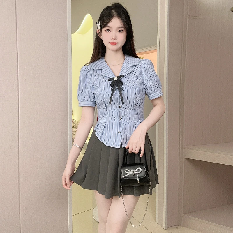 蓝色条纹学院风衬衫女夏季设计感短款小个子收腰短袖jk衬衣