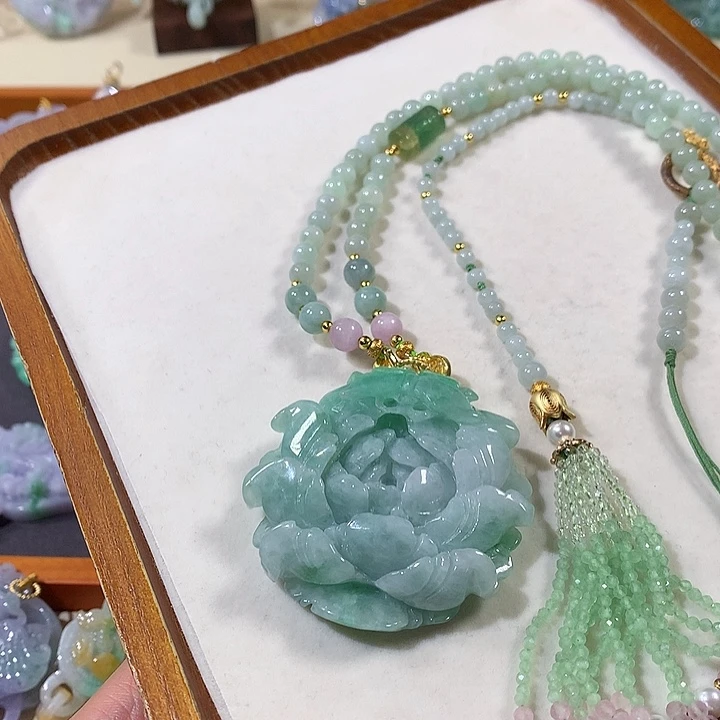 翡翠未镶嵌颈饰翡翠吊坠