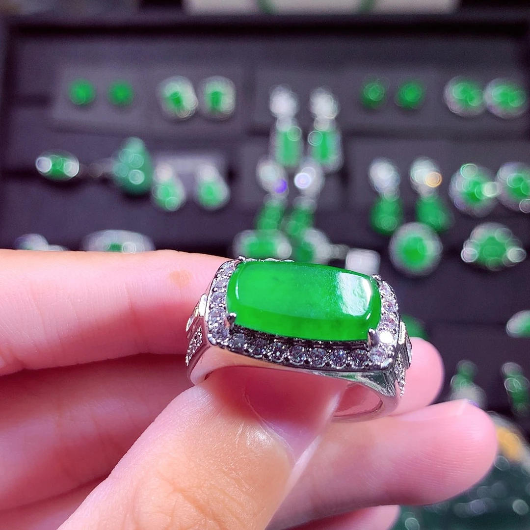 颈饰未镶嵌翡翠天然