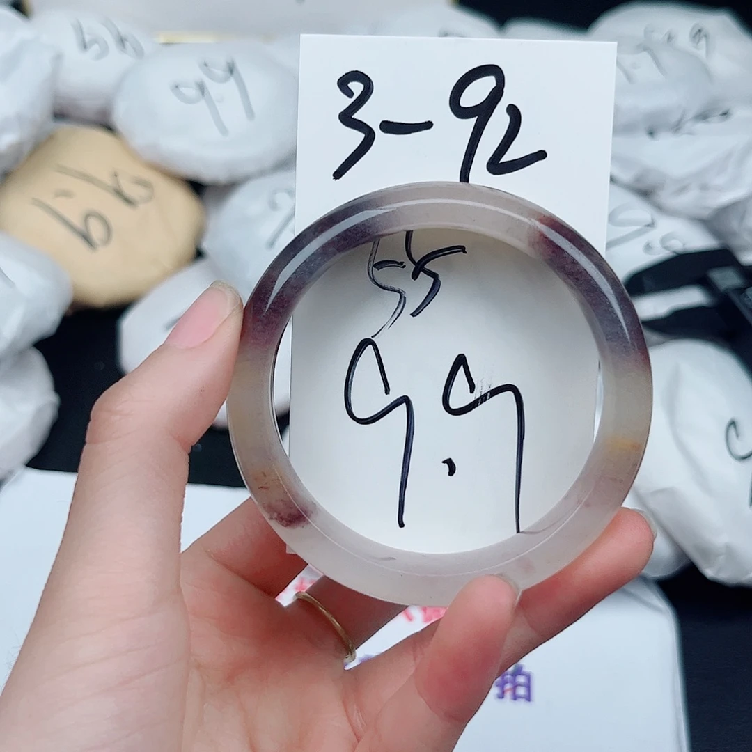 石英质玉未镶嵌手镯3.92