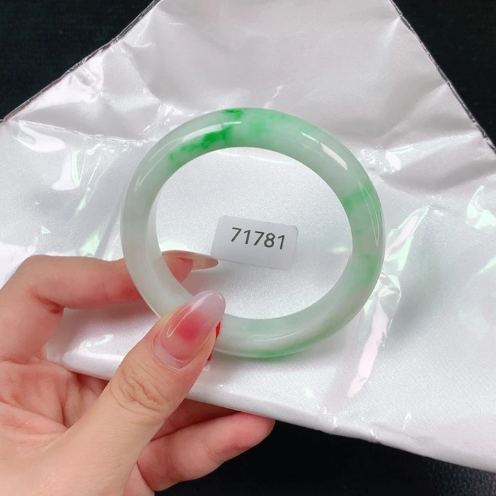 翡翠手镯未镶嵌芳*天然翡翠手镯04