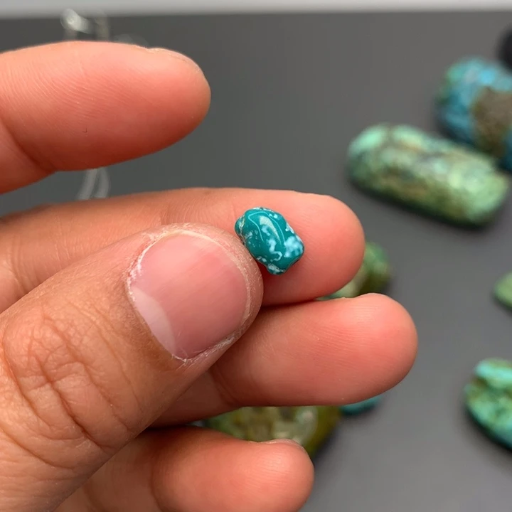 绿松石颈饰未镶嵌