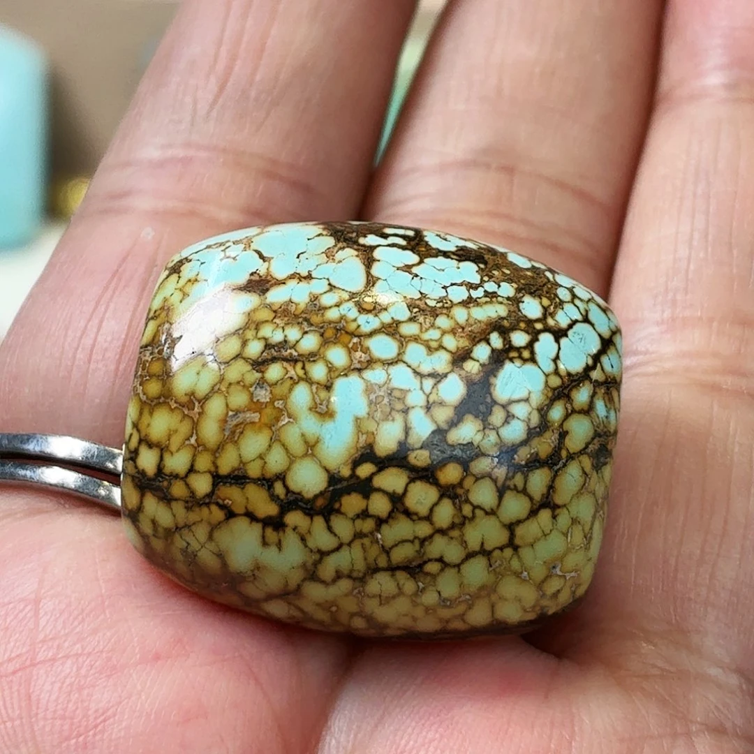 绿松石未镶嵌颈饰