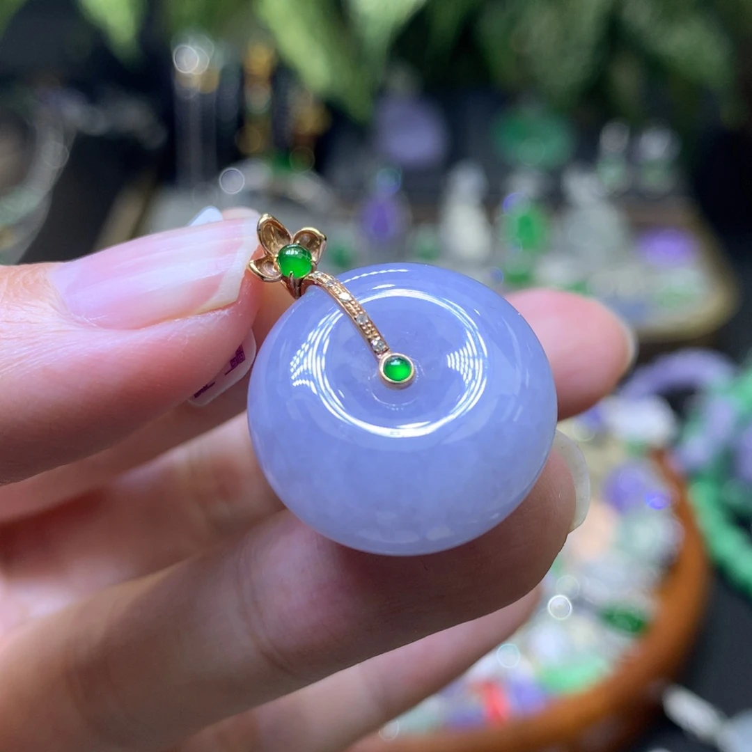 颈饰18K金镶嵌翡翠