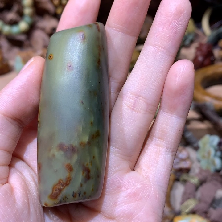 未镶嵌岫岩河磨玉（透闪石质玉）挂件