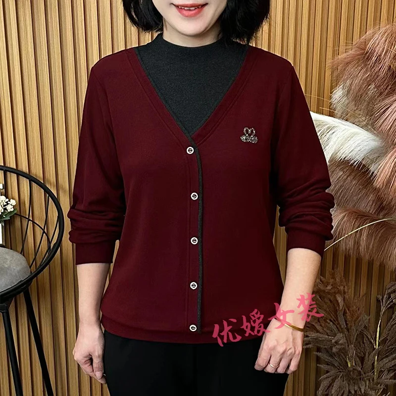 中老年女装秋冬保暖纯色圆领假两件宽松显瘦洋气妈妈装长袖上衣