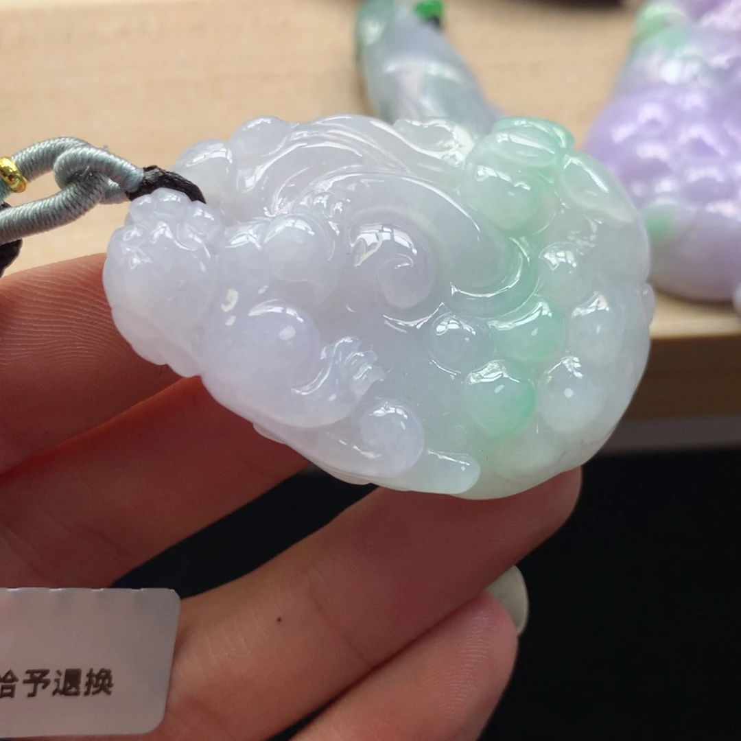 颈饰未镶嵌翡翠吊坠