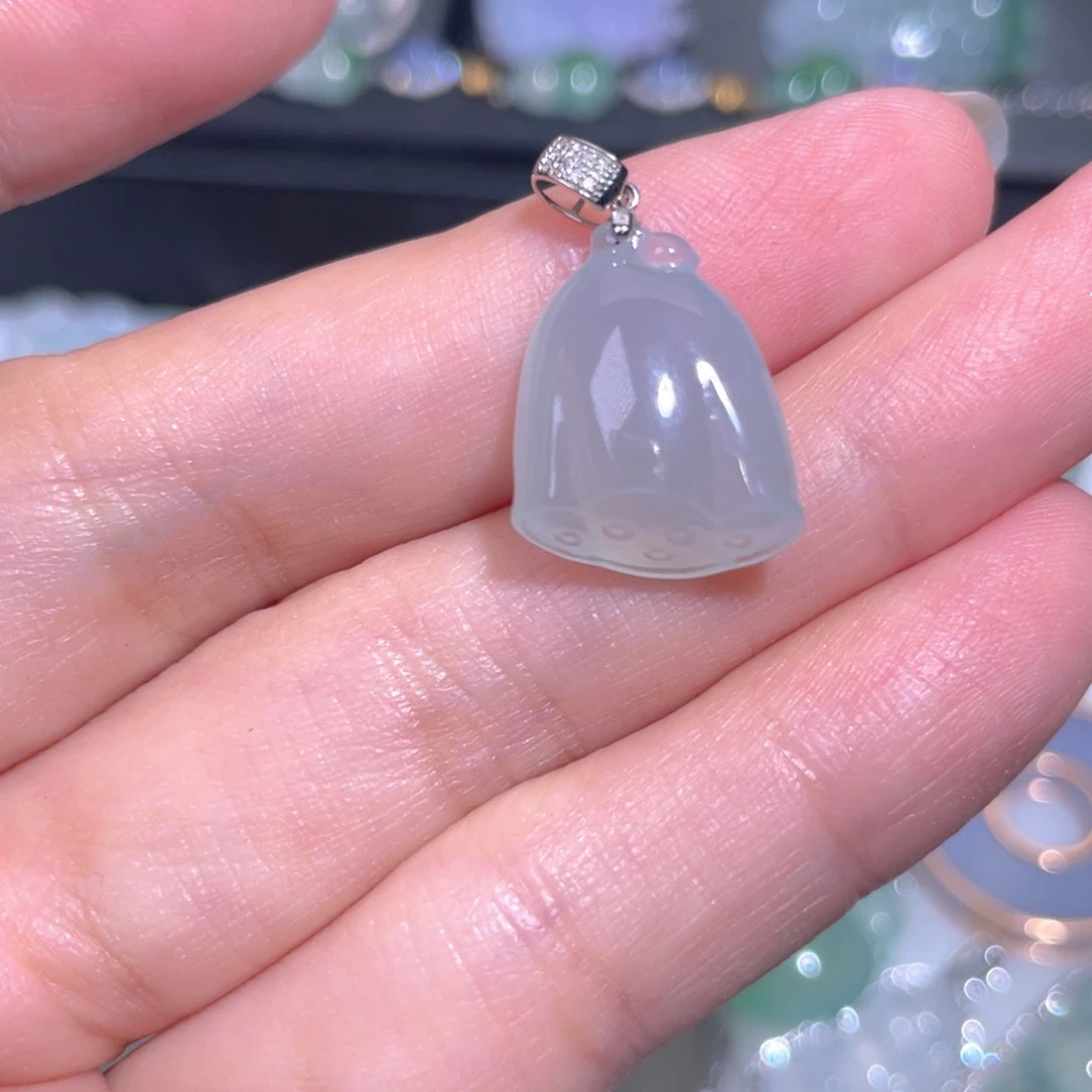 颈饰18K金镶嵌翡翠翡翠