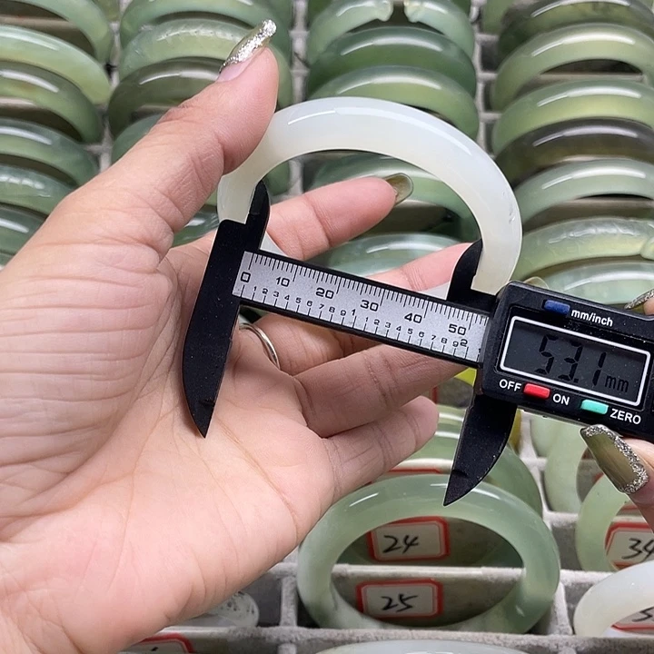 蛇纹石玉未镶嵌手镯29
