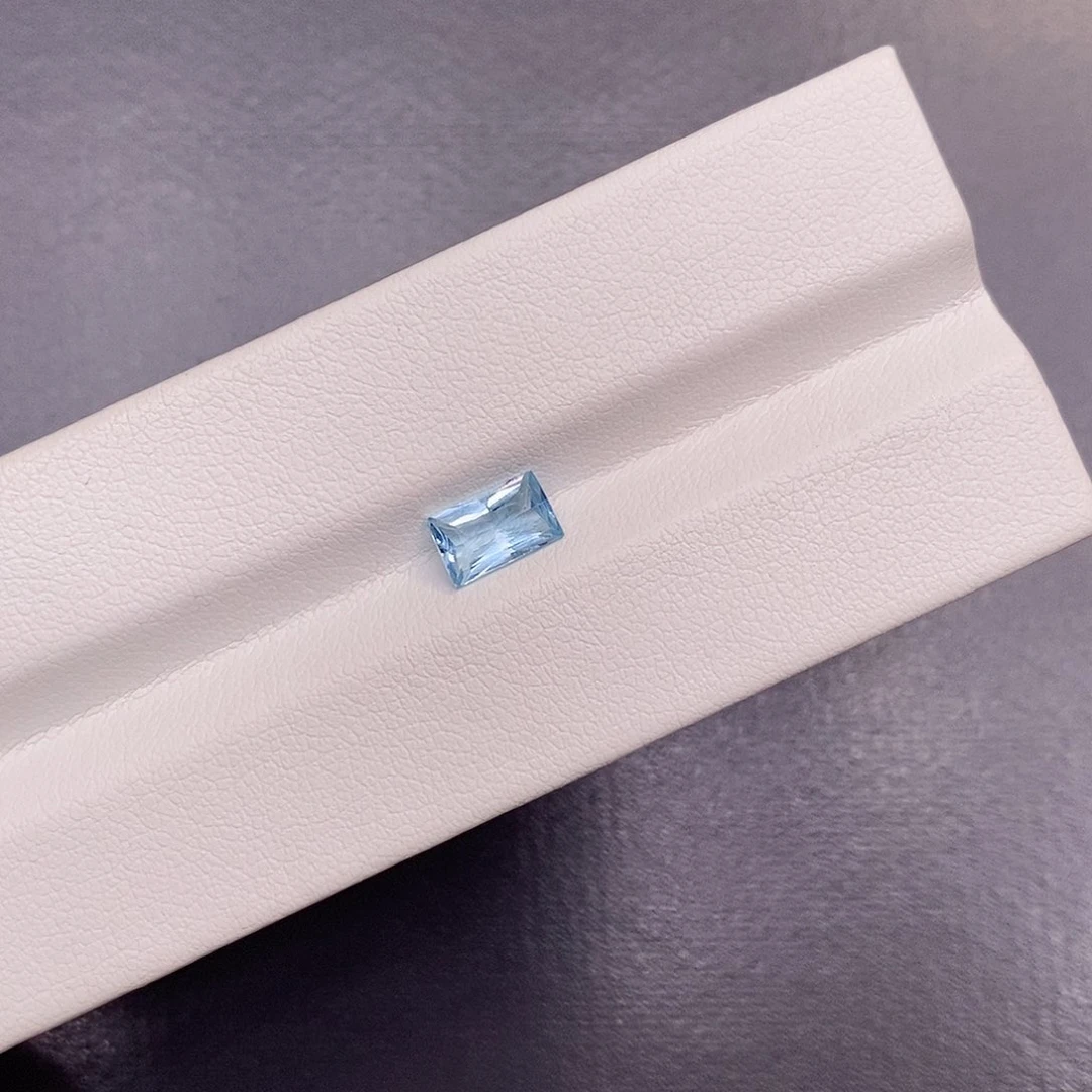 裸石海蓝宝石0.69克拉