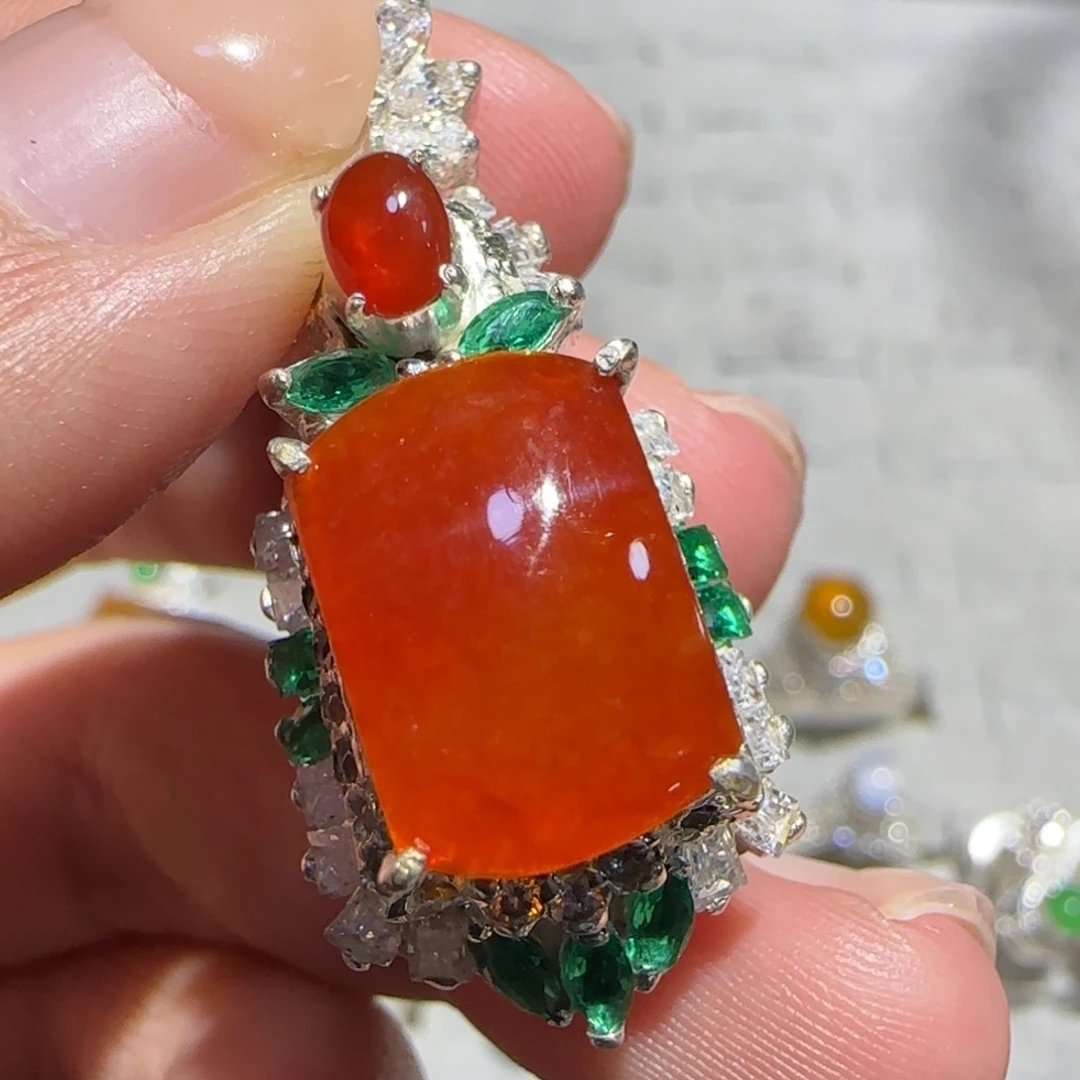 翡翠未镶嵌戒指翡翠