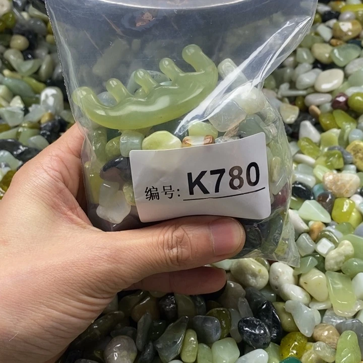 蛇纹石玉鱼缸石未镶嵌