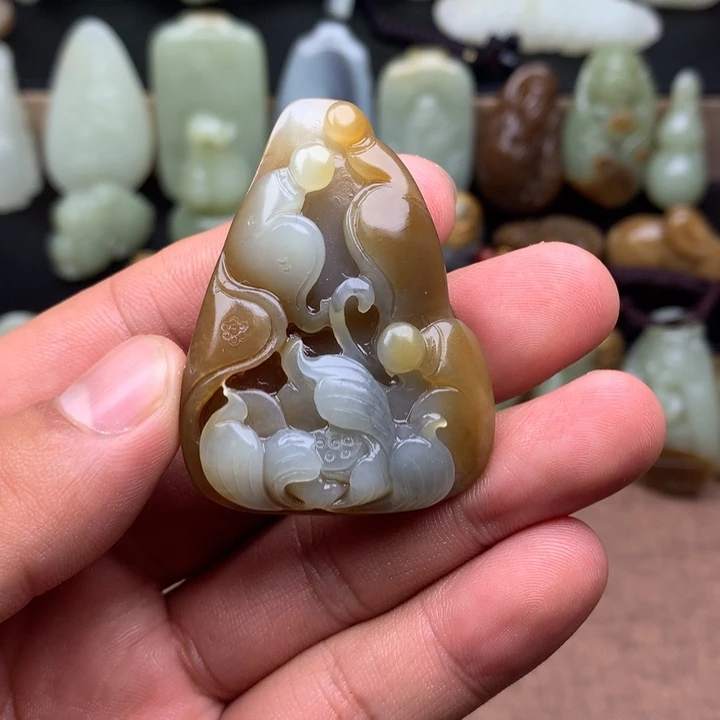 和田玉（糖玉）未镶嵌颈饰