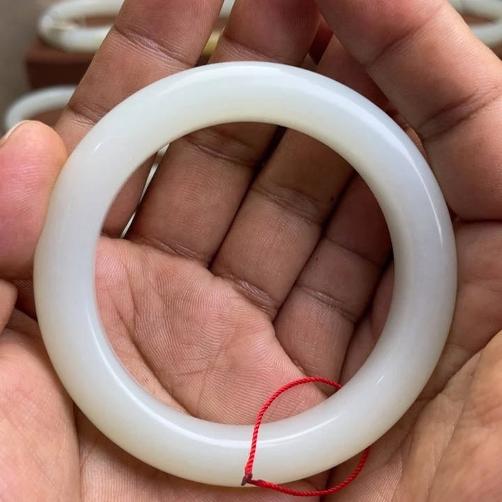 【闪购商品】未镶嵌手镯和田玉灿*