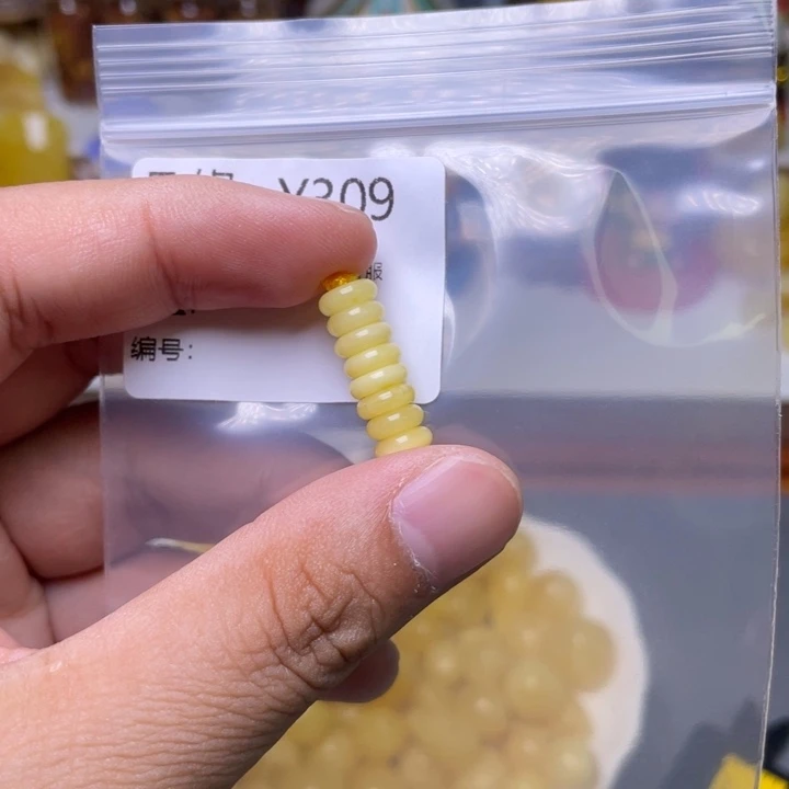 未镶嵌琥珀珠宝奇石