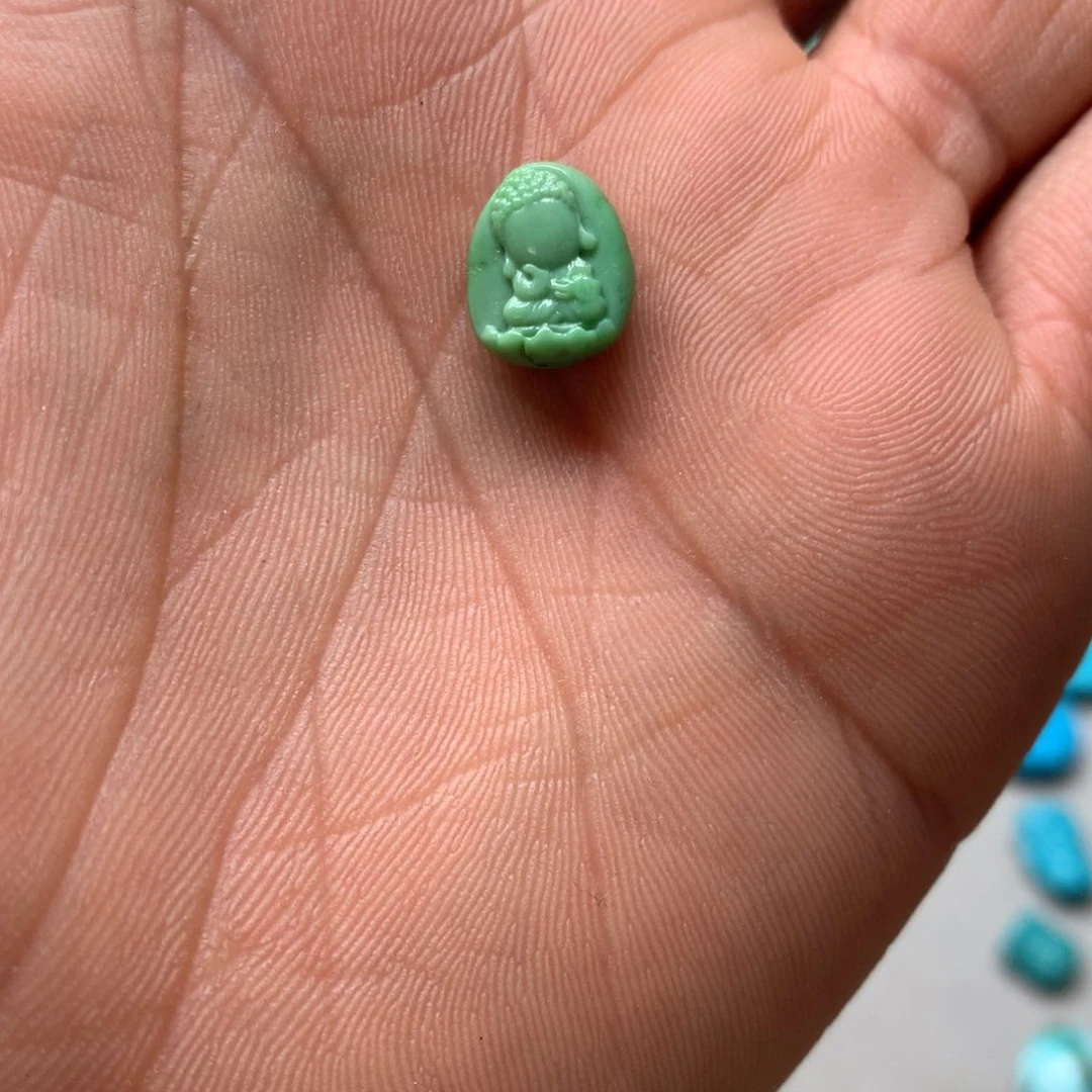 绿松石未镶嵌颈饰