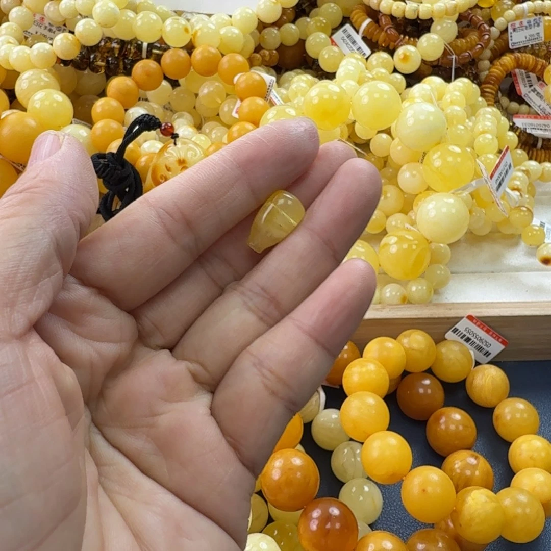 未镶嵌琥珀珠宝奇石