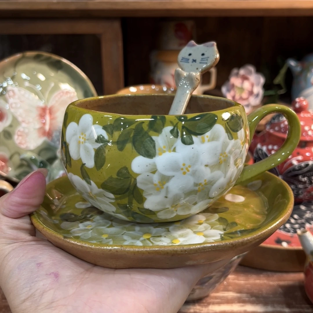 何***懒红红火火的颜色搭配典雅