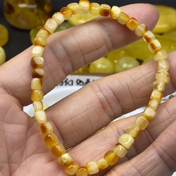 *****蜜蜡未镶嵌裸石微瑕卡4➕