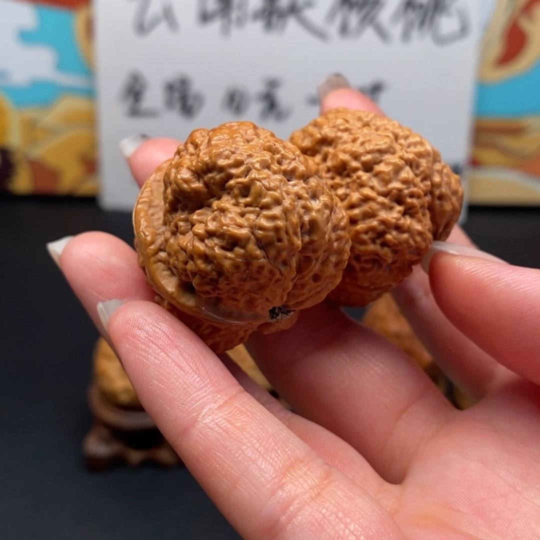 吊坠文玩核桃，哈哈哈哈确实