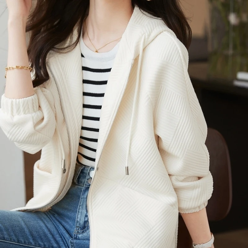 新款秋季外套女装夹克肌理感百搭春秋短款休闲运动风薄款时尚秋冬